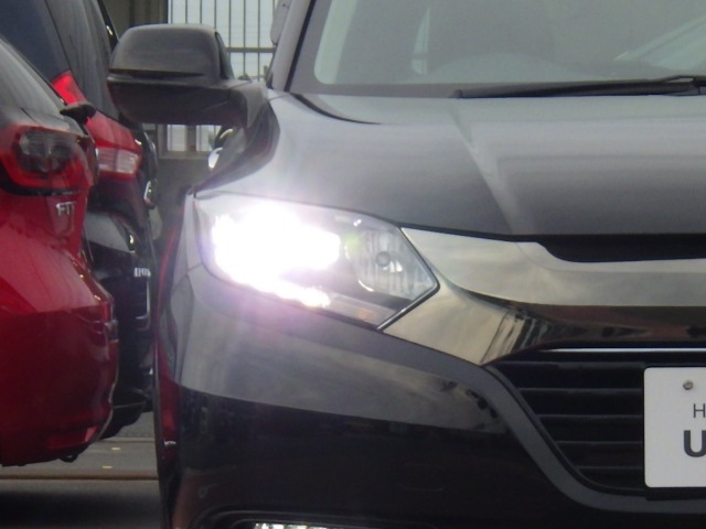 ★LEDヘッドライト搭載★ 白っぽく光る明るく省電力なLEDライト！先進的な白い輝きでフロントフェースを引き締めます☆
