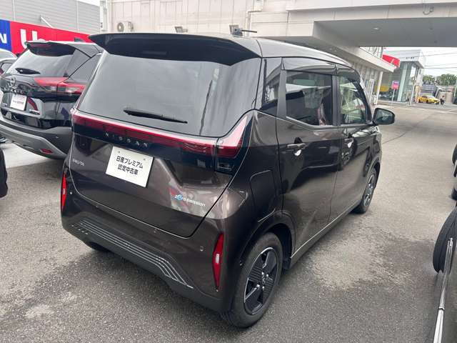 点検整備時に、メーカー新車保証〔新車登録日より、3年or6万キロの一般保証と5年or10万キロの特別保証〕を継承いたします。