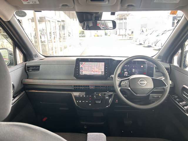 展示車両は全車　クリーニング済。　専門業者さんにて内外装ともにキレイにしてご納車いたします。　また別途、各種コーティングもうけたまわってます。
