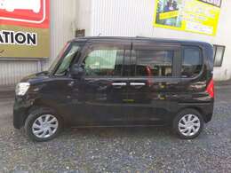 遠方の方（軽自動車）（東海3県以外）はご自分で店舗まで車を取りに来ていただける場合はかかりませんので車両総額プラス1万円（車はナンバー付）になります。下取り車も可能です