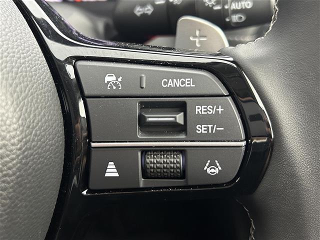 【　アダプティブクルーズコントロール　】設定した車速内で自動で加減速♪先行車との車間距離を適切に維持した追従走行が可能です♪