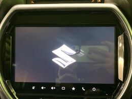 【メーカー純正ナビ】インテリアに溶け込むスタイリッシュな「専用設計」メーカーナビを装備♪視認性や操作性など基本性能にも優れ、より上質なカーライフをお楽しみいただけます。