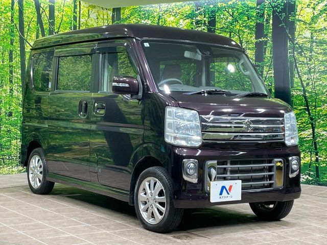 高透明度のガラス皮膜で撥水はもちろん、上質なツヤ・光沢を実現。紫外線や酸性雨から大切な愛車を保護し、色あせ・劣化を防止。「弾スプラッシュコート」、「弾プリミッサコート」からお選びいただけます。