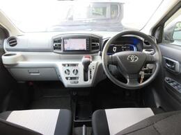 ご納車後も安心なプレミア保証をご提案いたします。ナビや電装品、エアコンなども含めた600項目の充実した保証内容と安心のロードサービス付帯でサポートいたします。詳細はお尋ねください。