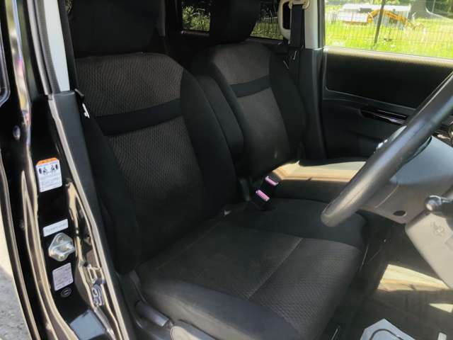 運転席の写真でございます。