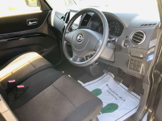 運転席の写真でございます。