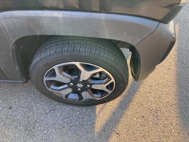 フロントタイヤです。純正アルミホイール。