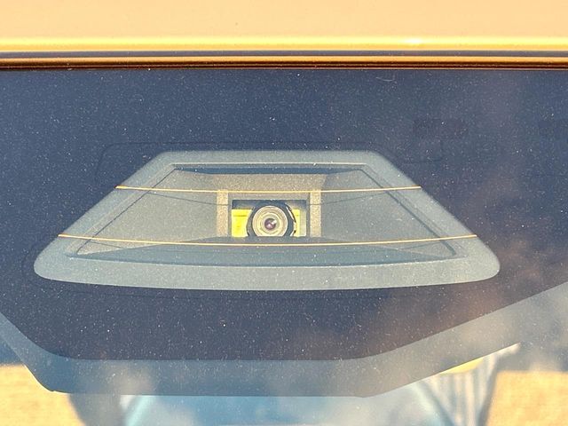 【スズキ　セーフティサポート】走行中に前方の車両等を認識し、衝突しそうな時は警報とブレーキで衝突回避と被害軽減をアシスト。より安全にドライブをお楽しみいただけます。