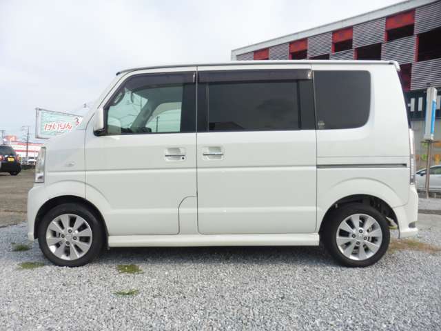 宮崎県自動車整備振興会所属の自社整備工場完備で、新車・中古車の販売はもちろん車検整備・鈑金塗装・自動車保険もお任せください♪