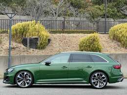 2019年4月登録 アウディ RS4 アバント 2.9 4WD 正規ディーラー車 走行距離2.4万km ソノマグリーンメタリック