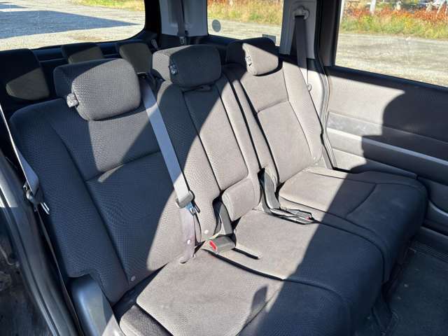 同乗者の乗り心地は座席の快適さで決まります。大事な人を乗せるからこそ、こだわりたい部分ですね。