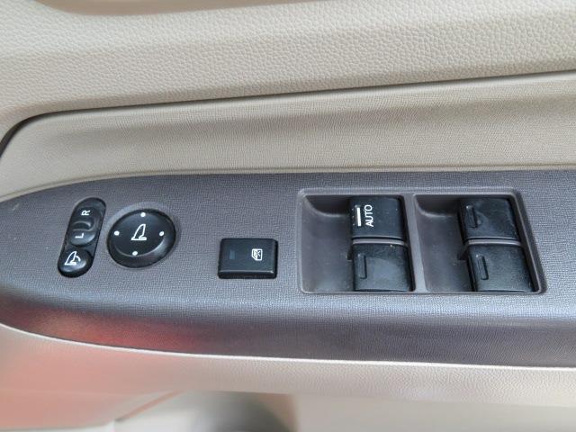 駐車時に便利な電格ドアミラー
