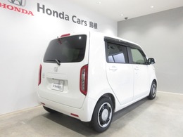 ボディ色はプラチナホワイト・パールです。