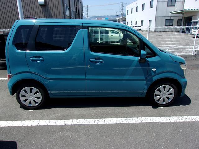 お車でお越しの際は、東名高速静岡ICから東へ2キロ