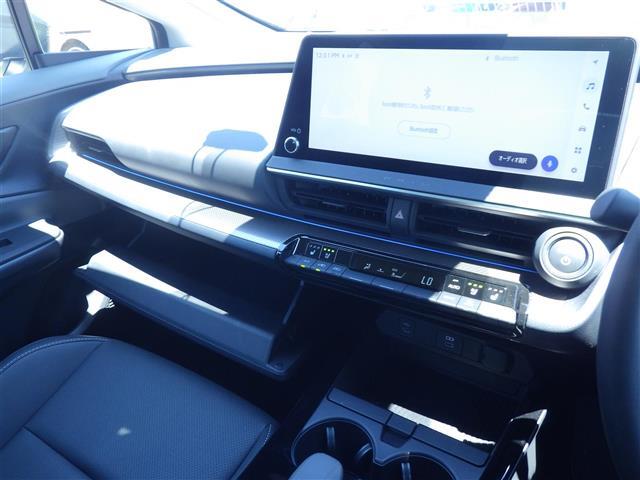 【純正ナビ】ナビゲーションシステム装備なので不慣れな場所へのドライブも快適にして頂けます♪