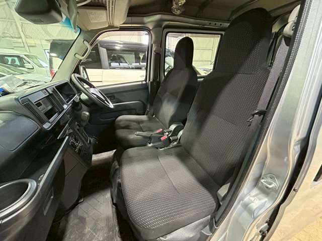 当社は販売のみならず、車検、整備にも力を入れております。お客様のお車で何かお困りの事がございましたらお気軽にスタッフまでお尋ね下さい。
