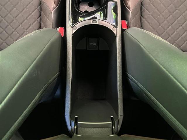 WECARS（ウィーカーズ）は全国250店舗展開！お客様が安心してカーライフをお楽しみいただけるよう社員一同心を込めてサポートいたします。