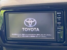 【純正ナビ】人気の純正ナビを装備しております。ナビの使いやすさはもちろん、オーディオ機能も充実！キャンプや旅行はもちろん、通勤や買い物など普段のドライブも楽しくなるはず♪