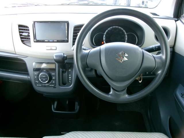 実際に運転席に座ったイメージです！室内クリーニング済みです♪