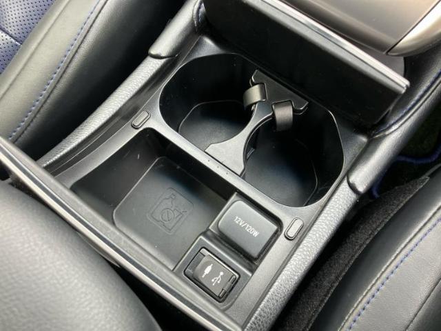 WECARSの展示場では実際に見て、触ってお車をお選びいただけます！知識の豊富な営業スタッフが様々なカーライフをご提案いたします！