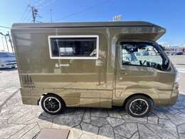 人気カラーのオフビートカーキメタリック