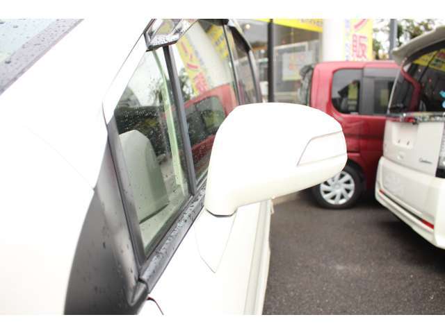 弊社社員がお客様のご事情に寄り添ってご相談に乗ります。お車は生活必需品だから・・・！安心してお乗り頂けるように整備やメンテナンスにも力を入れております。