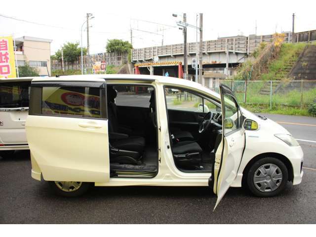 東海地方、名古屋で自社ローンご希望なら、在庫車多数！愛知県の名古屋自社ローンマイカー横綱くんへ！普通車、軽自動車、を多数取り揃えております。経験豊富な社員が丁寧にご希望をお伺いします。