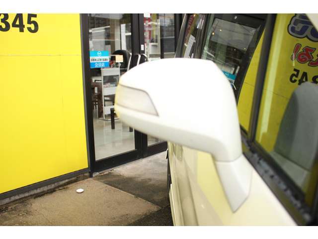 弊社社員がお客様のご事情に寄り添ってご相談に乗ります。お車は生活必需品だから・・・！安心してお乗り頂けるように整備やメンテナンスにも力を入れております。