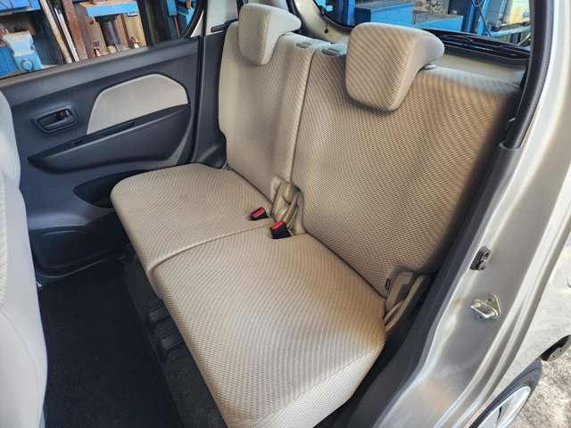 清潔で広々した座席です！是非、現車を見て体感してみてください♪