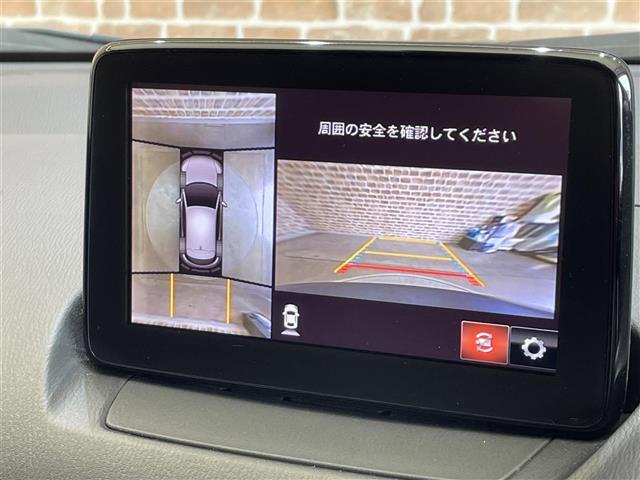 【全周囲カメラ】上から見下ろしたように駐車が可能です。安心して縦列駐車も可能です♪