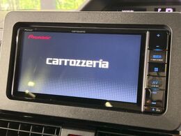 【ナビゲーション】目的地までしっかり案内してくれる使いやすいナビ。Bluetooth接続すればお持ちのスマホやMP3プレイヤーの音楽を再生可能！毎日の運転がさらに楽しくなります！！
