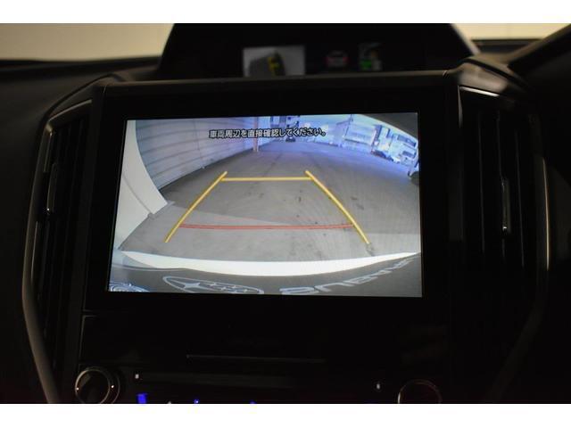 車内の人や荷物で後方視界が悪い時に、後方映像をしっかり表示。バックや駐車時も安心です。