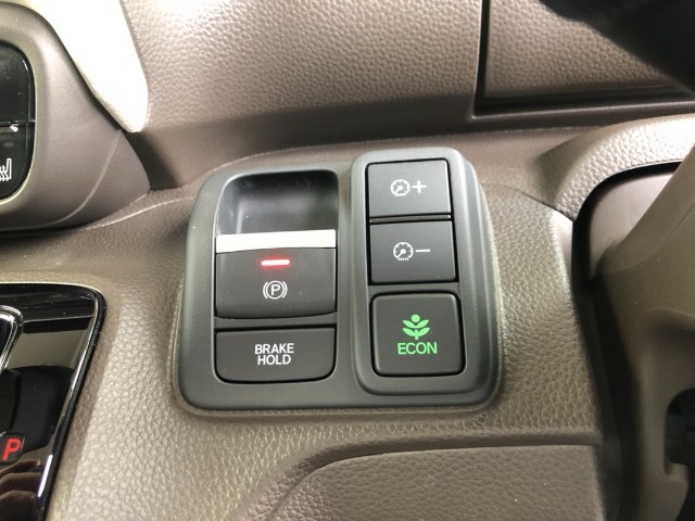 【電動パーキングブレーキ・ブレーキホールド】簡単なボタン操作で、毎日の運転が快適になります♪