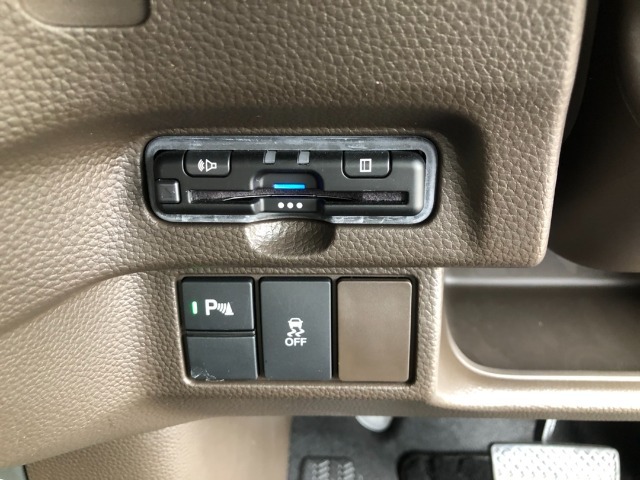 【ETC車載器】お持ちのカードを入れていただければ、そのままお使いいただけます！セットアップ作業をしてご納車いたします。