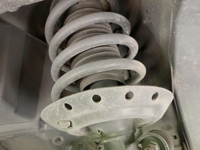 下回りの劣化予防の為の防錆加工の施工も承っております。降雪地域はもちろん、沿岸部にお住いの方や、趣味でマリン・ウィンタースポーツをされる方に大変好評いただいております。