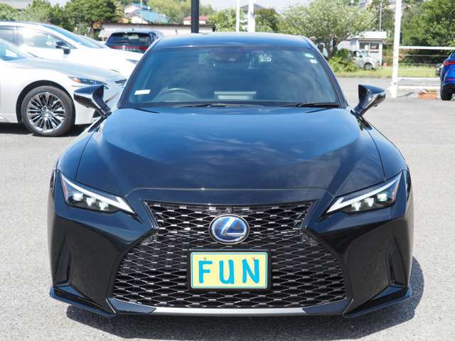 安心のワンオーナー車・内外装とてもきれいなレクサスIS300hバージョンLが入庫しました。ご来店・お問い合わせお待ちしております。