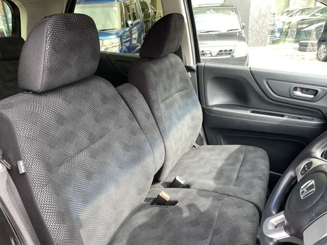 オイル交換やメンテナンス作業もお安く実施しております。