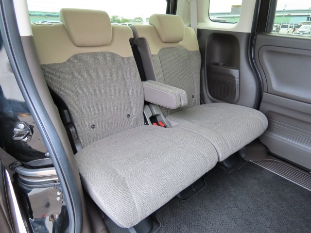 コンパクトカーとは思えないほど、ゆったりくつろげます
