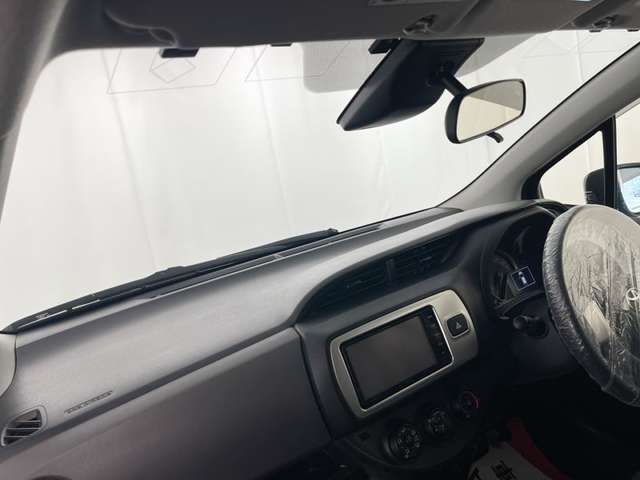コンパクトカーならではの小回りの良さで、街乗りでもスイスイと！運転しやすいお車です。