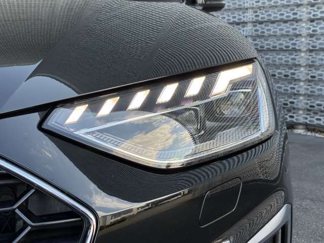 納車前の整備では100項目もの厳しい点検項目を実施し安全で安心できるAudiをお届けします。