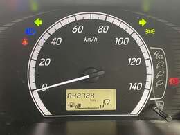 【スピードメーター】『スピードメーター』の画像になります。メーターがシンプルで見やすく運転しやすいですね！