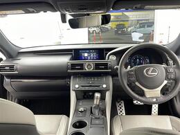 【インパネ全体】全方位で視界が広く、高い目線で運転もしやすいです！