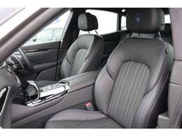 高いホールド性と疲労軽減のできるシートです