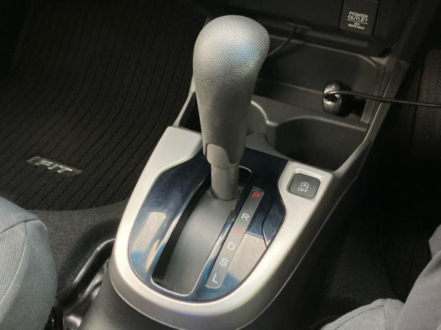 お車に合わせて無料保証以外にも、保証範囲、期間、距離を拡充させた有料保証もご用意しております！中古車の購入が初めてで不安・・・というお客様もご安心ください！