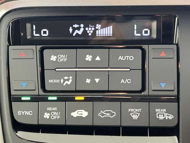 【運転席操作部】快適なドライブを楽しむための機能が装備されています！運転席から触れるので、使いやすいです！除菌プランいれていただくと、さらに清潔で安心していただけます！