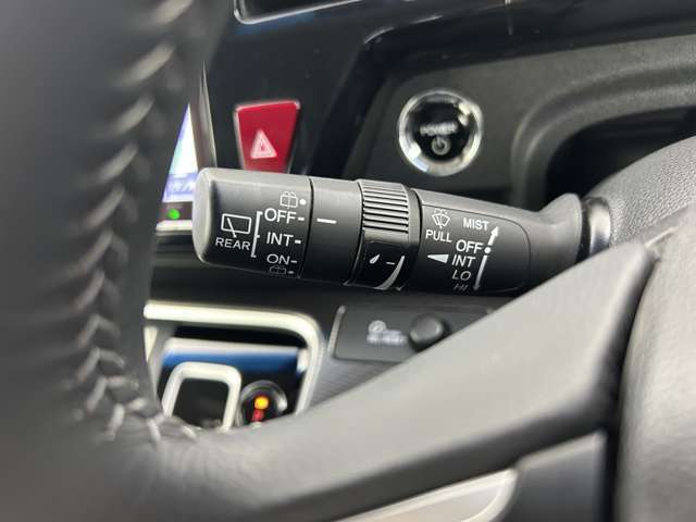 【運転席操作部】快適なドライブを楽しむための機能が装備されています！運転席から触れるので、使いやすいです！除菌プランいれていただくと、さらに清潔で安心していただけます！