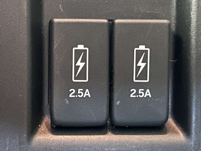 【運転席操作部】快適なドライブを楽しむための機能が装備されています！運転席から触れるので、使いやすいです！除菌プランいれていただくと、さらに清潔で安心していただけます！