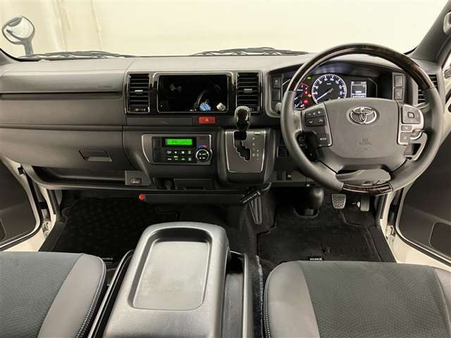 禁煙使用でクリーンな車内です。