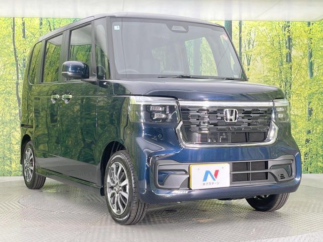 大好評のボディコーティング「弾スプラッシュコート」もご納車までに施工可能。通常のガラスコートと異なる、耐久年数6年の無機質ガラスコーティングが、ボディをキレイな状態に保ってくれます。
