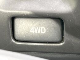 4WDのお車ですので、雪道でも安心です♪降雪地地域にお住まいの方以外にも、ウィンタースポーツが趣味の方や降雪地域へ帰省される機会がある方にもおすすめ！